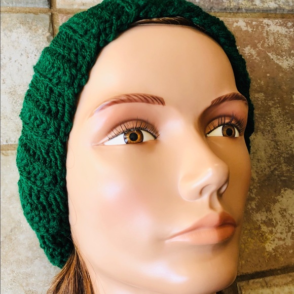 Green slouchy winter hat New hand crochet by me - Picture 4 of 5
